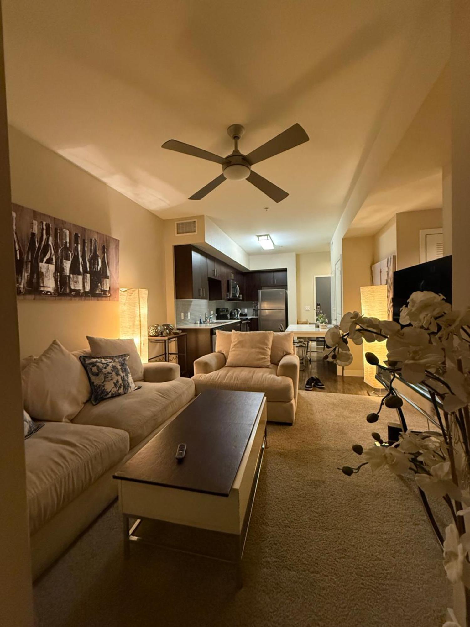 Wilshire La Brea Apartments - Los Angeles — Photos 2